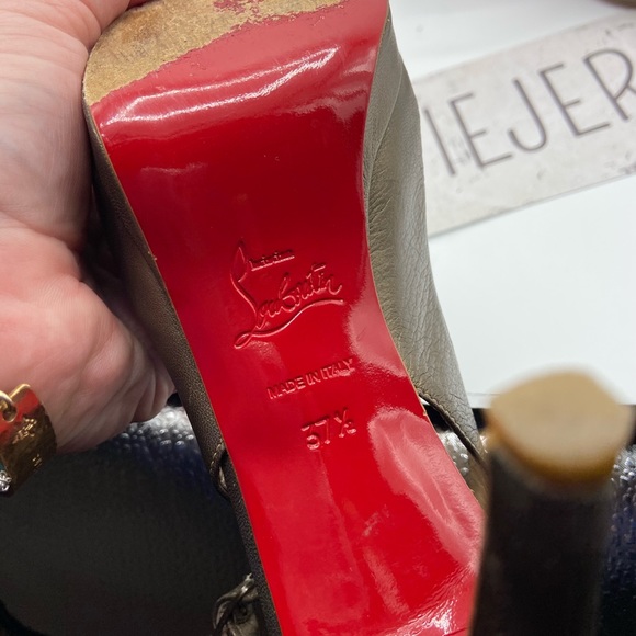 Christian louboutin size 37.5 shoes 👑* - Picture 5 of 6